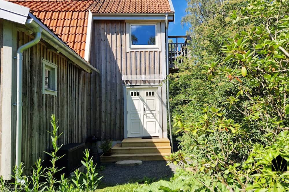 Ljungbyhed Apartment | Charming Holiday Apartment Close to Nature | SE01081