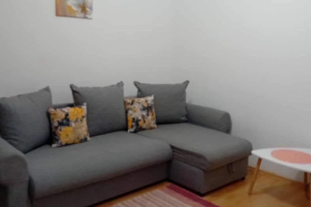 Iasi Apartment | 3 bedroom apartment iasi 5 min from airport