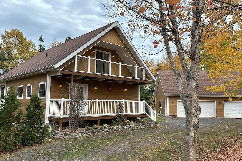 Pokemouche House | Riverfront cottage-style home in the heart of the Acadian Peninsula