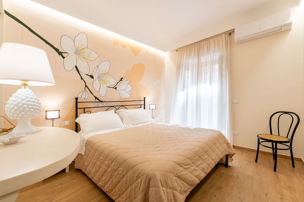 Caccamo Apartment | Accessible Double Room with Balcony, Wi-Fi, and Air Conditioning