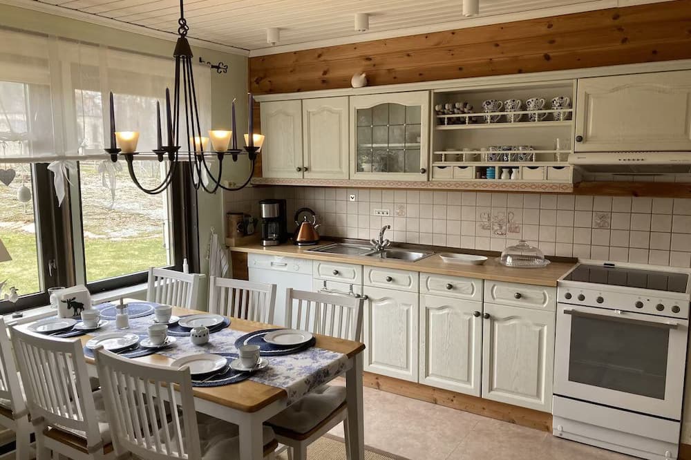 Fagerhult House | Cozy vacation home in small village near swimming lake, fast internet