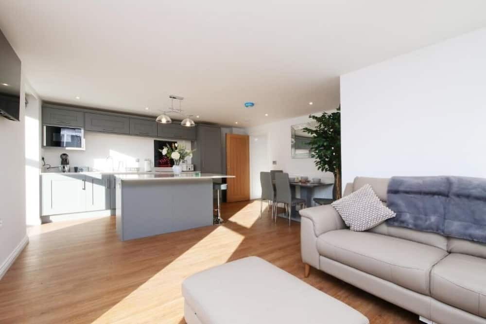 York Apartment | Comfortable 2-Bedroom Apartment Close to York Minster & Local Eats