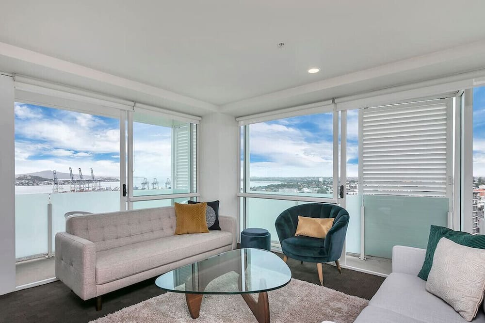 Auckland Central Business District Apartment | QV Stays Sky High Escape