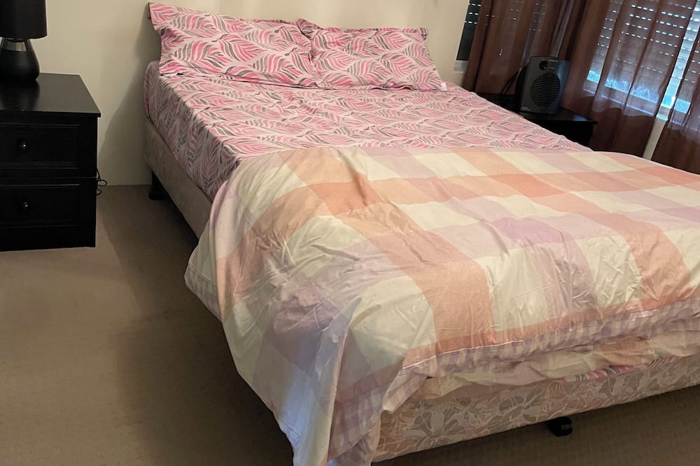 Belmont House | Minutes to airport & city !