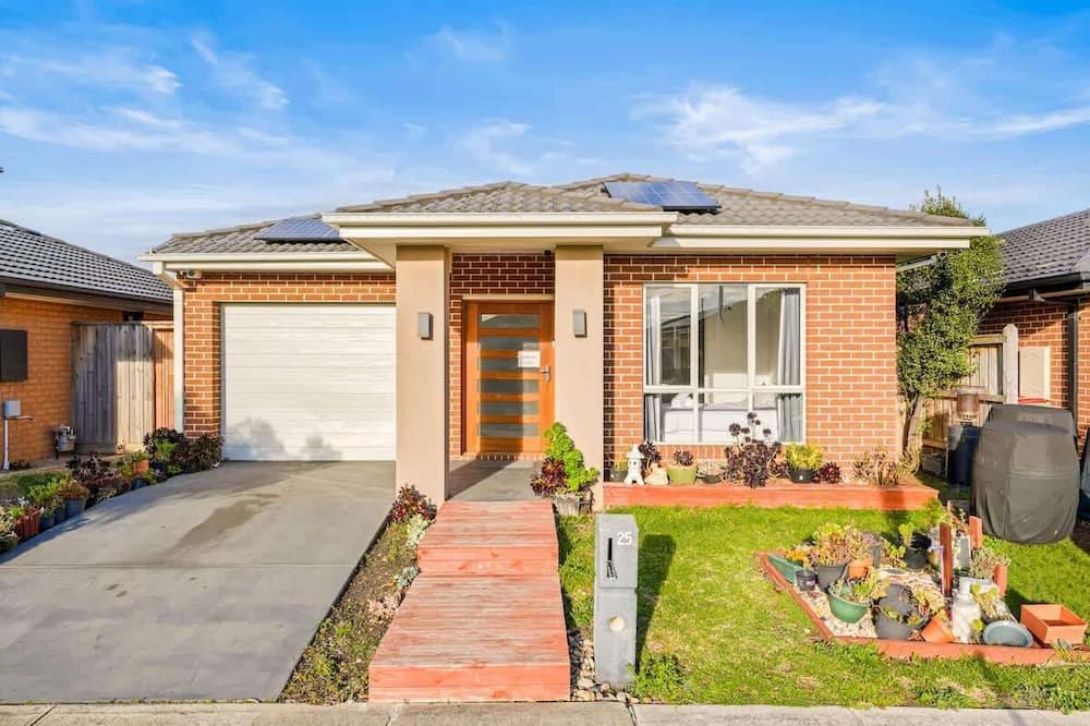 Officer House | Spacious 3BR Home - Perfect for Family Retreat!