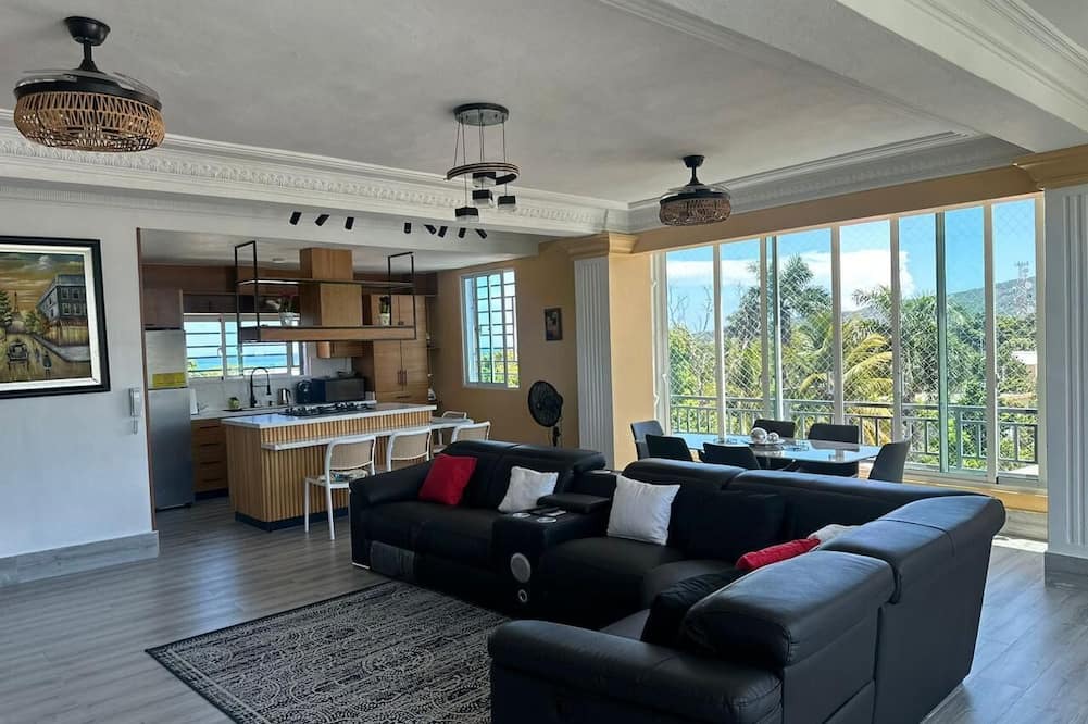 Barahona Apartment | 3-bedroom apartment in awesome Barahona with AC