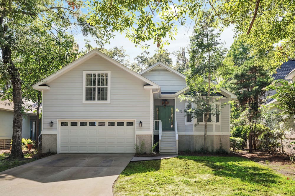 St. Simons Island House | Tranquil 4-bedroom house in St. Simons Island with AC