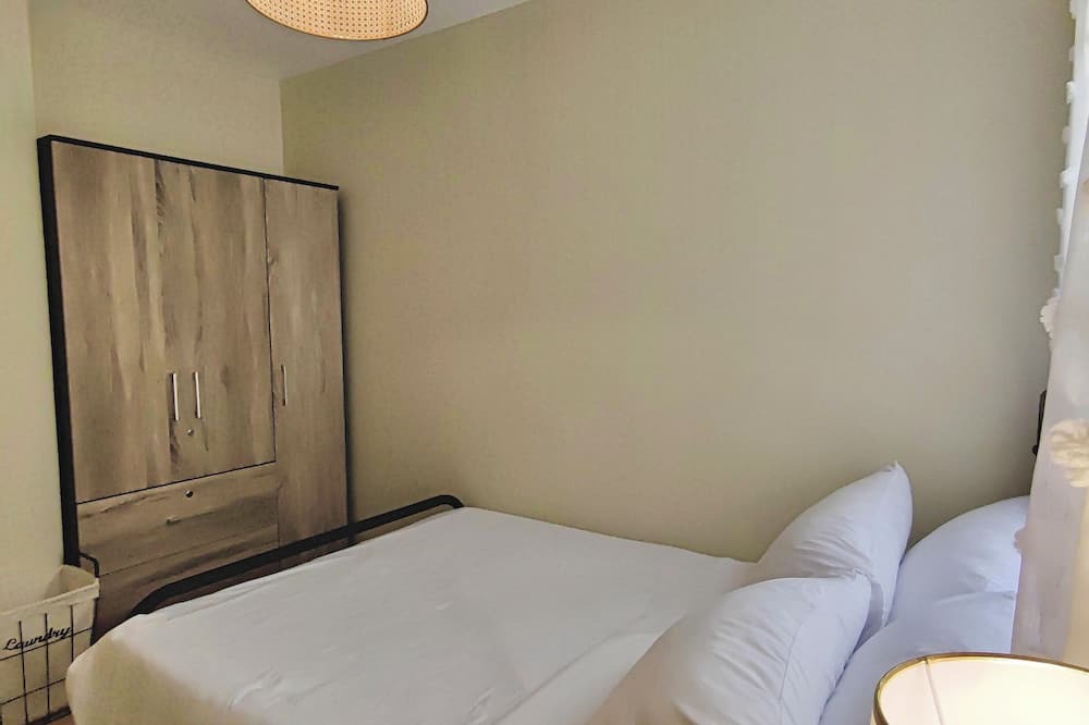 Dumaguete Apartment | Charming 2-bedroom apartment in delightful Dumaguete City with AC