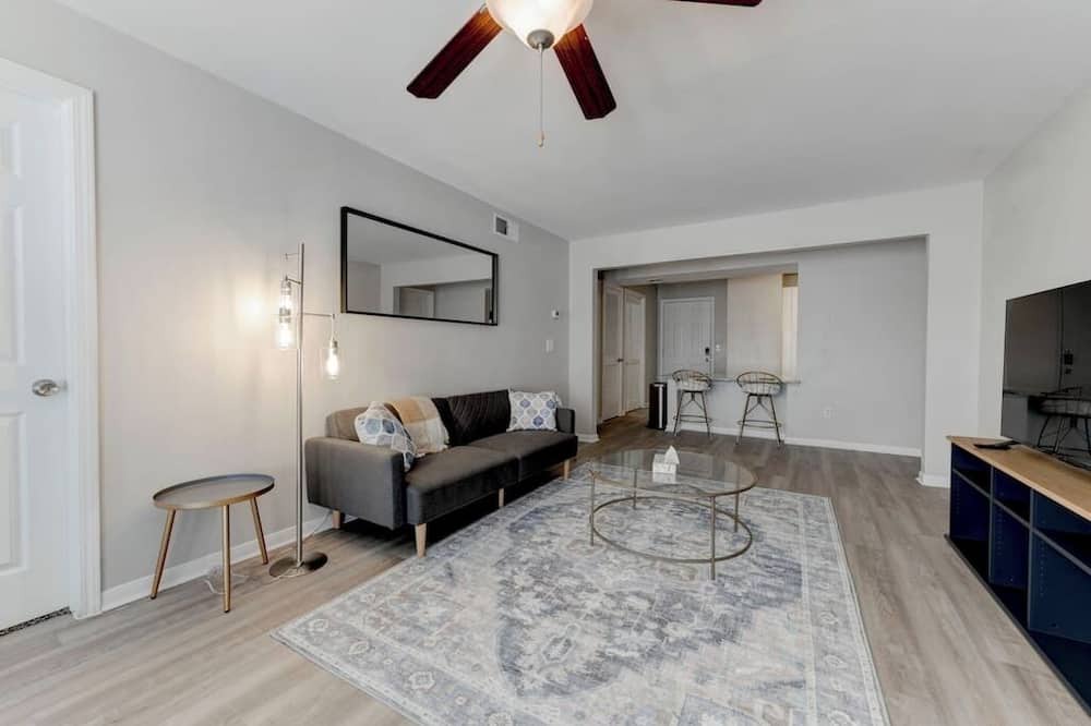 Pleasant Valley Apartment | Private Gated 4BR 4BA Home Away From Home Near DT