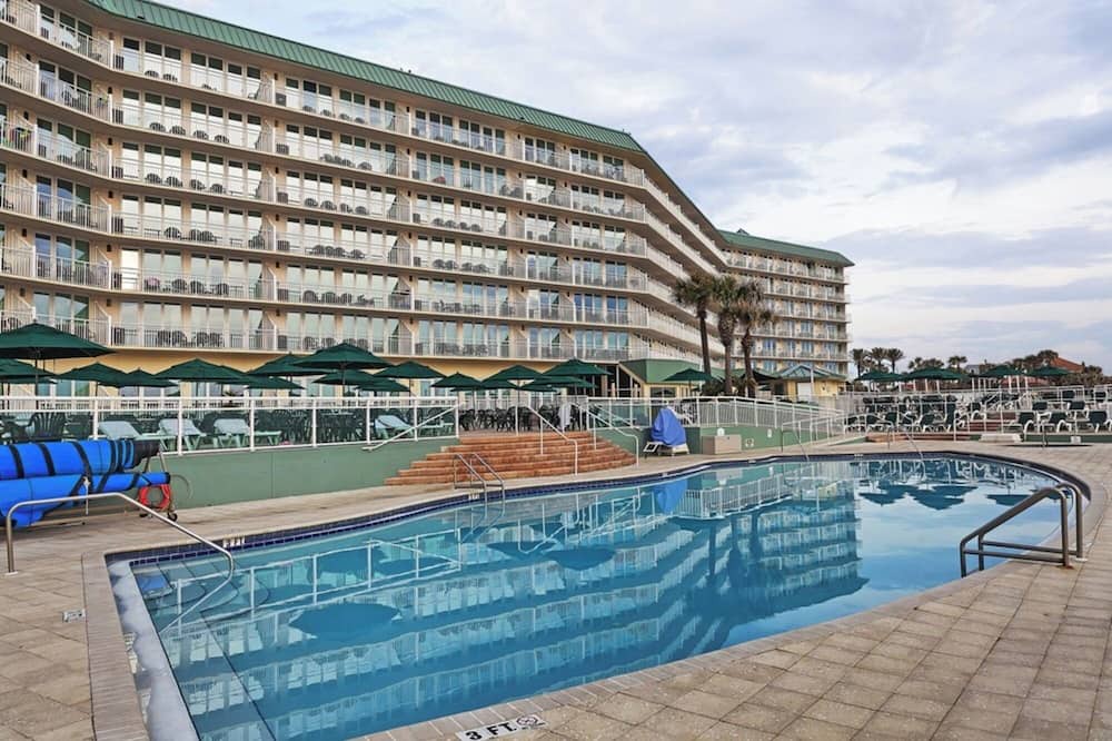 Ormond Beach Hotel | Refresh in This Ocean View 1BR w/Resort Amenities, Kitchen & Beach Nearby