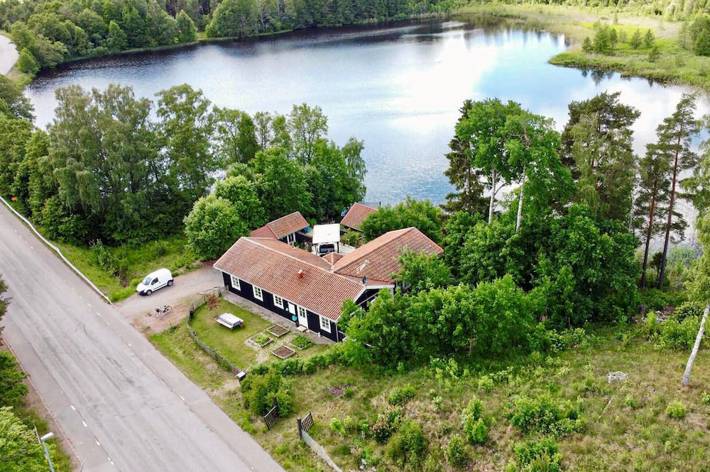 Tranas House | Beautiful home in Tranås with sauna