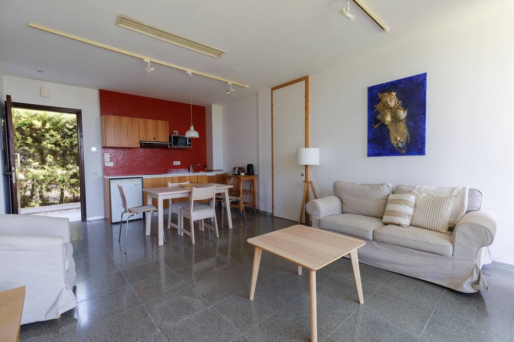 Pentakomo Apartment | Eucrasia | One-Bedroom Apartment, Art by PraXis Apartments