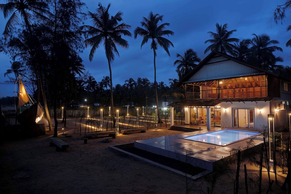 Chavakkad Villa | Bougainvillea Beach Home - Guruvayur - Chavakkad