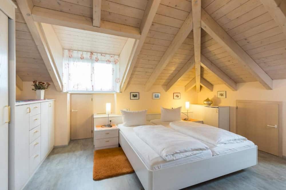 Gailingen Apartment | Apartment 'Studiowohnung' with Mountain View, Shared Terrace and Wi-Fi