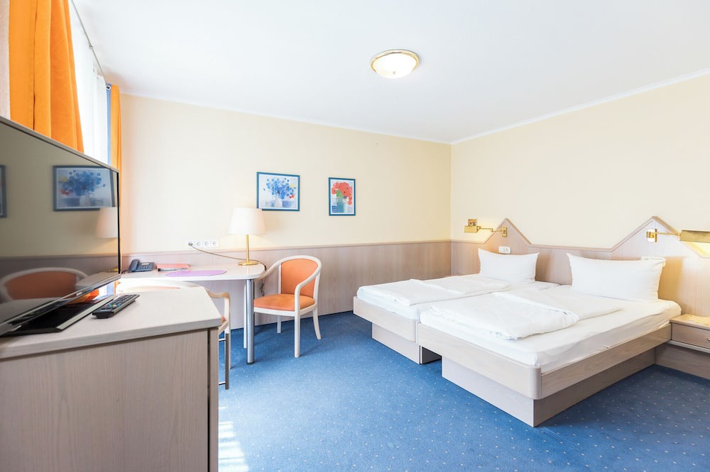 Gailingen Apartment | Room 'Doppelzimmer 7' with Mountain View, Private Terrace and Wi-Fi