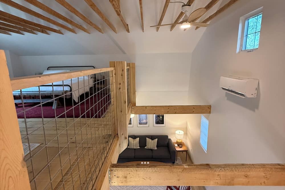 Ridgetown House | Charming Barn Conversion. Rural Curious? Come try small-town living!