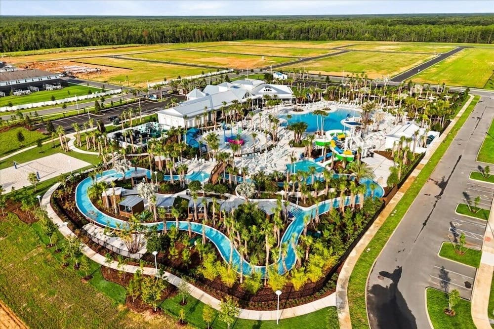 Clermont House | 5 Bedrooms/5 Bathrooms/Windsor Cay (16202CC)