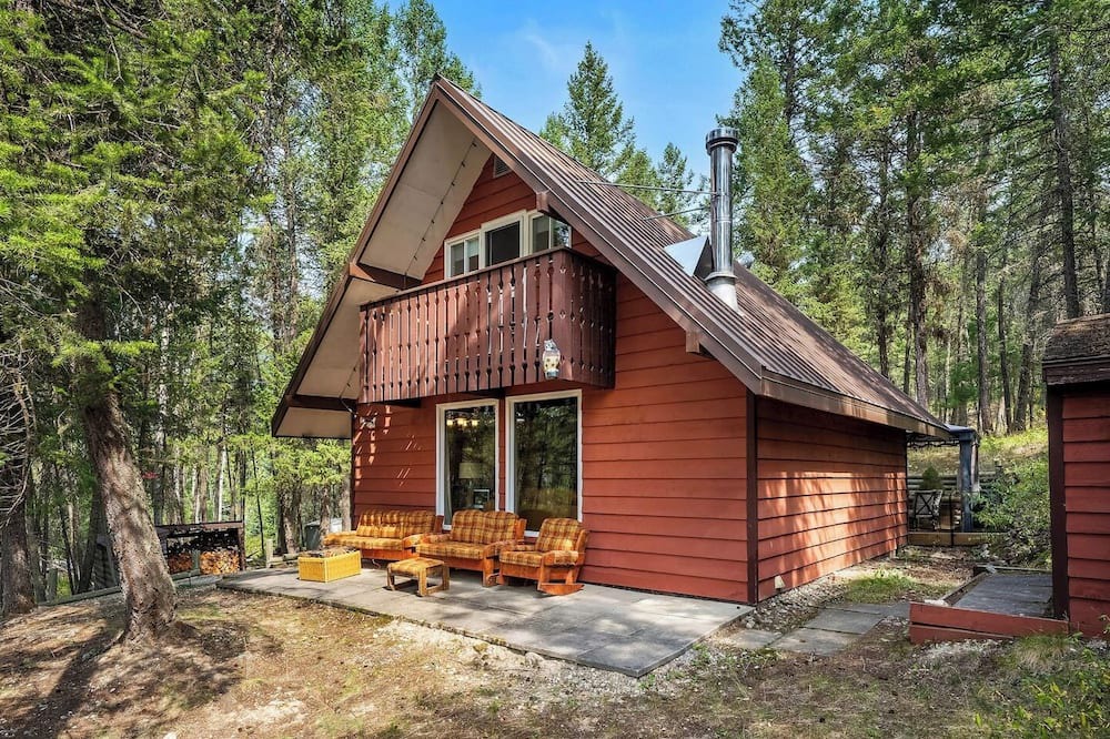 East Kootenay Apartment | Dorothy in the Woods | Fire Pit | Fireplace | Yard