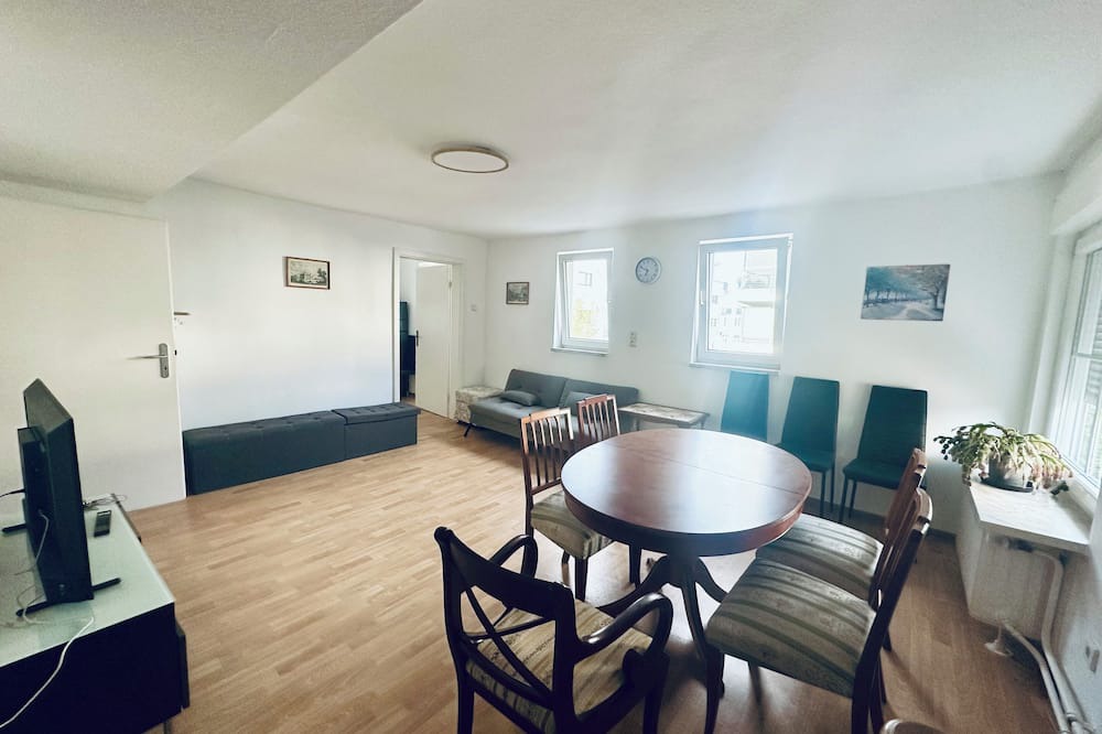 Friedrichsdorf Apartment | Spacious 4-room apartment with terrace and garden