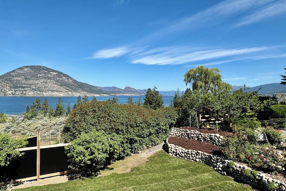 Okanagan-Similkameen House | Sagehouse - A Lakeview escape in the heart of wine country