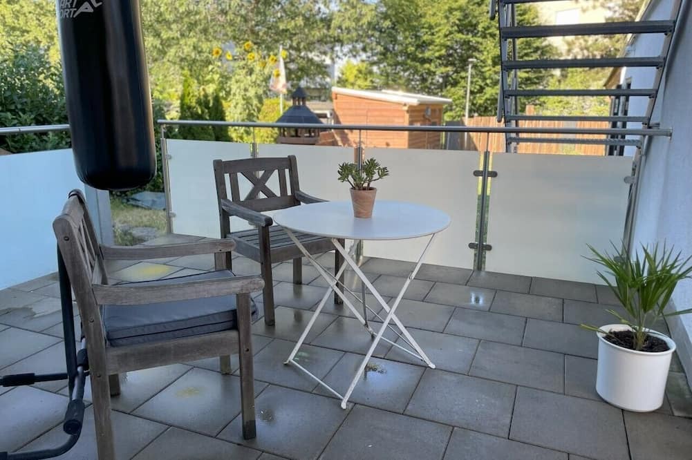 Leinfelden-Echterdingen Apartment | Erlach oasis: Holidays near nature - terrace, forest walks & yoga