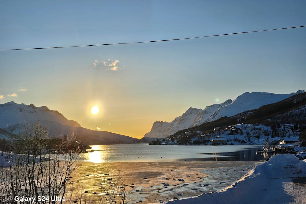 Tromso House | Large modern house, perfect for Northern lights chasing