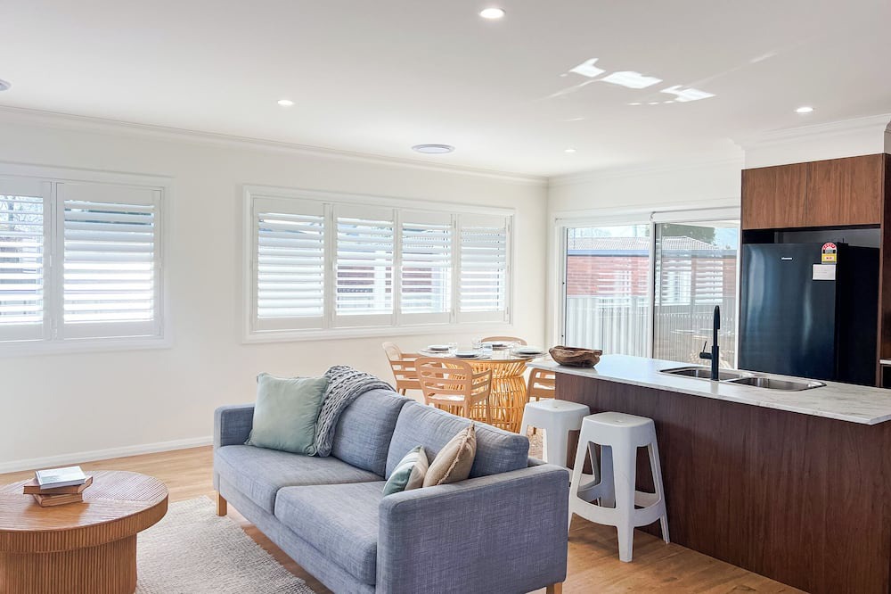Wagga Wagga House | Spring Street Villa 2 – Central Wagga Retreat - 2/5 Spring Street