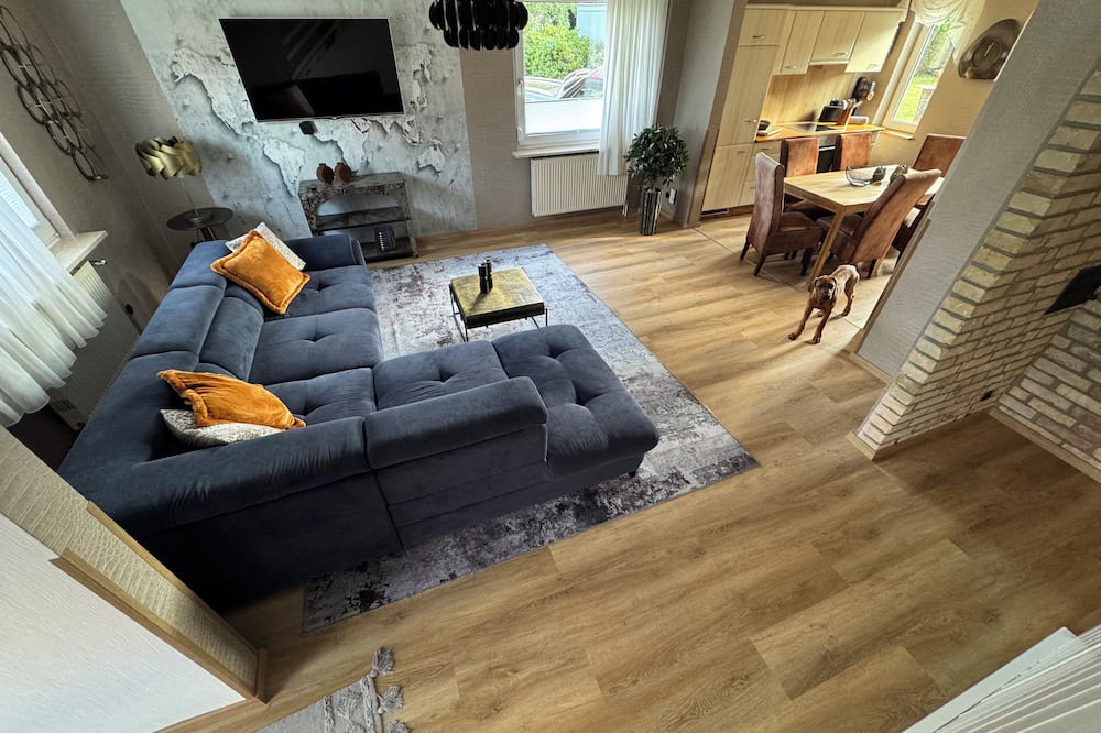 Guestrow House | Top modern townhouse in mint condition with garden+barbecue+garage safe and quiet