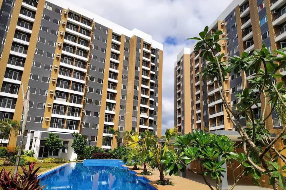 Antipolo Condo | 1 BR Taytay Condo WIFI Cignal Netflix Pool Patio