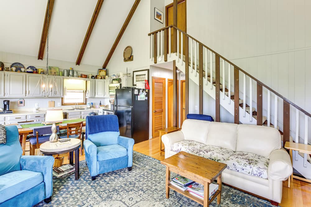 Zionville Cabin | Deck, Fire Pit, Games: Family Escape Near Boone