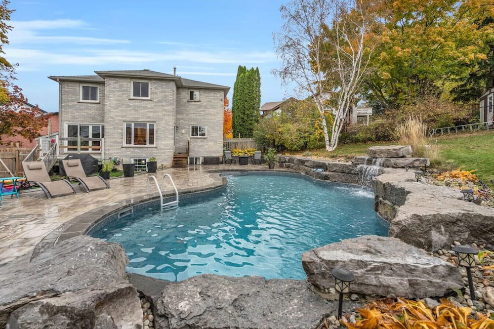 Bradford House | Backyard Oasis in Bradfrord-Pool