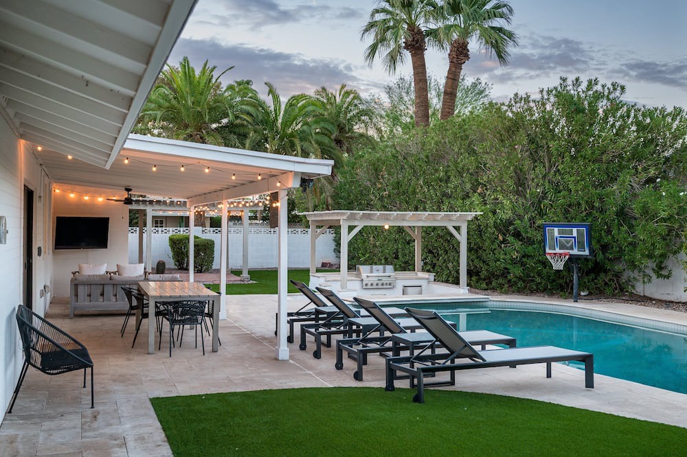 Scottsdale Highlands House | Modern Retreat with Pool, Fire Pit & Outdoor Living