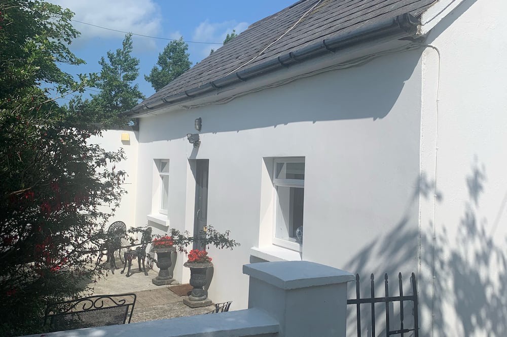 Athea Cottage | Traditional Irish Cottage - close to The Wild Atlantic Way