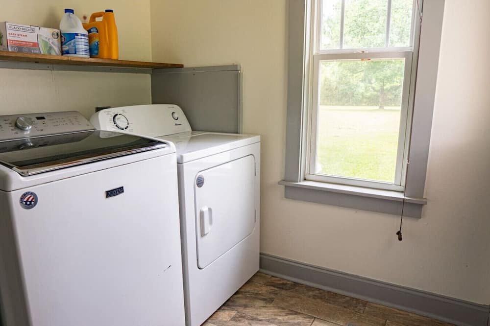 Crestview Apartment | 3BR Country Retreat Pool, Gazebo & Play