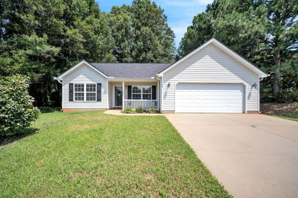 Woodruff House | Superb 3-bedroom house in quiet cul-de-sac near Reidville, GSP, Tyger River Park