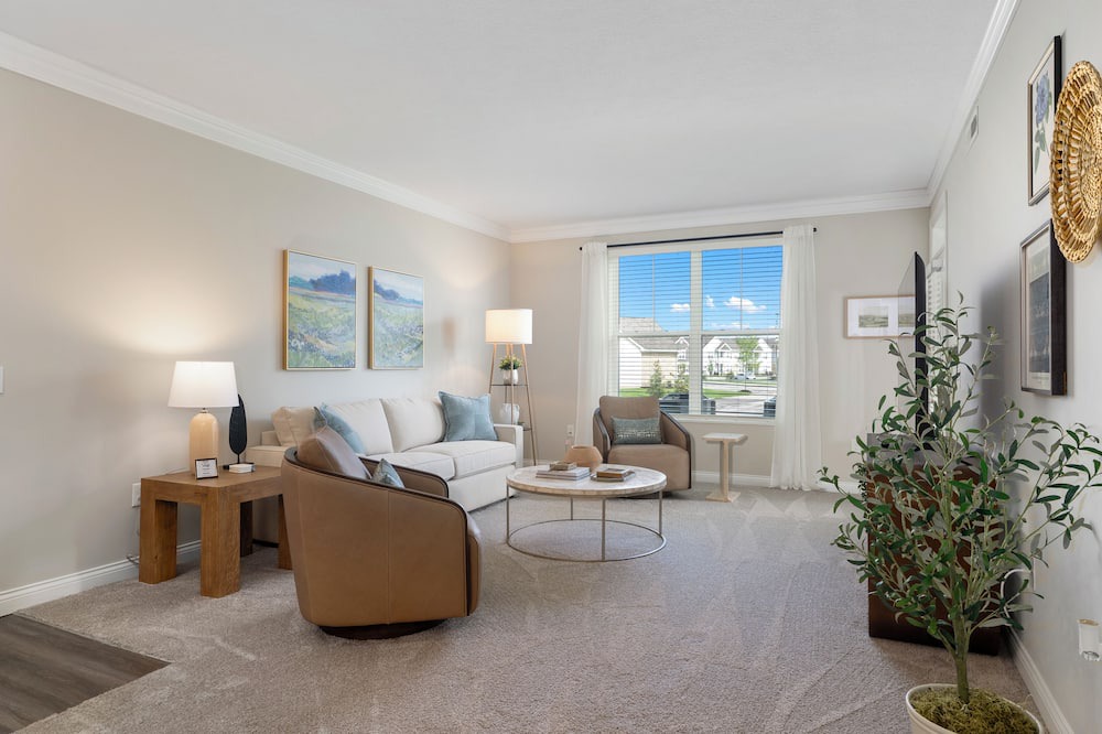 Powell Apartment | Luxe Powell 2BR | Covered Parking | Walk-In Shower