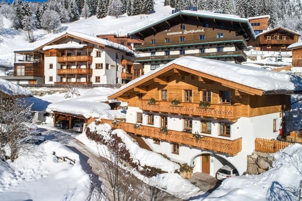 Hinterglemm House | Vacation home for 10 guests with 120m² in Hinterglemm (273725)