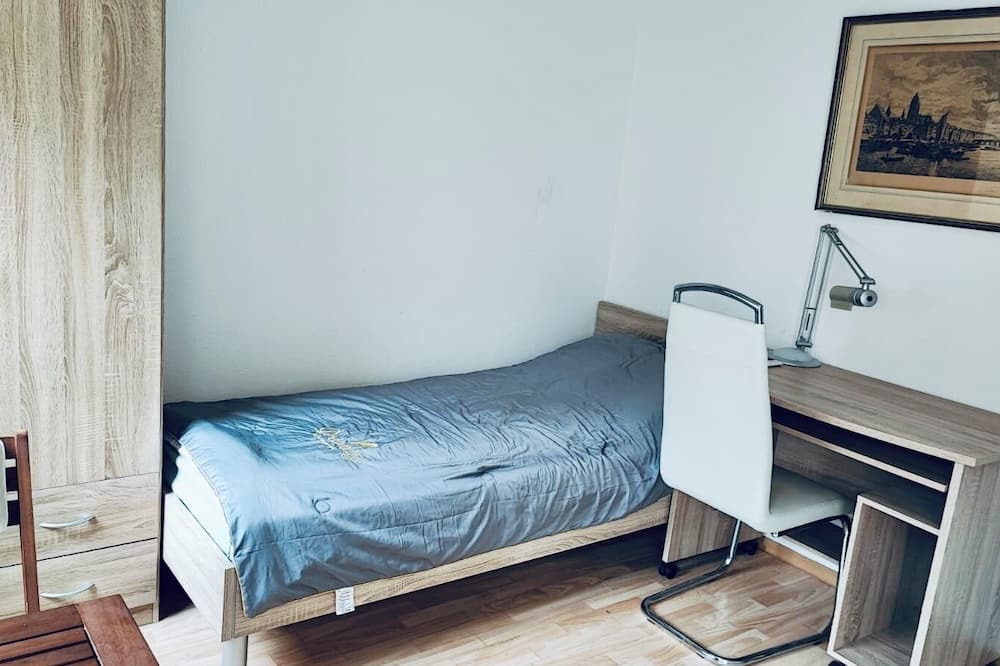 Friedrichsdorf Apartment | Cozy apartment for single person in 5 minutes from Friedrichsdorf train station