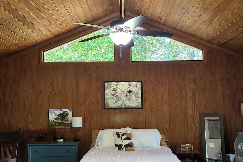 Covington Cabin | Cabin-like 1 bedroom 10 minutes from downtown Covington