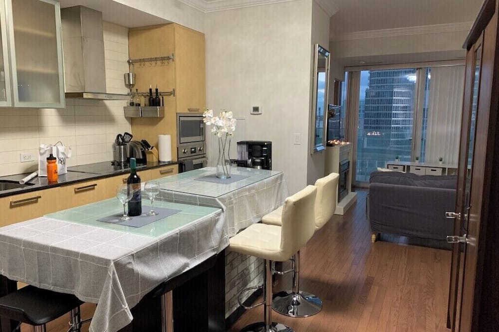 Central Waterfront Condo | 3-bedroom condo in marvelous Toronto with fitness room, AC, ACC,Union Stn,PATH