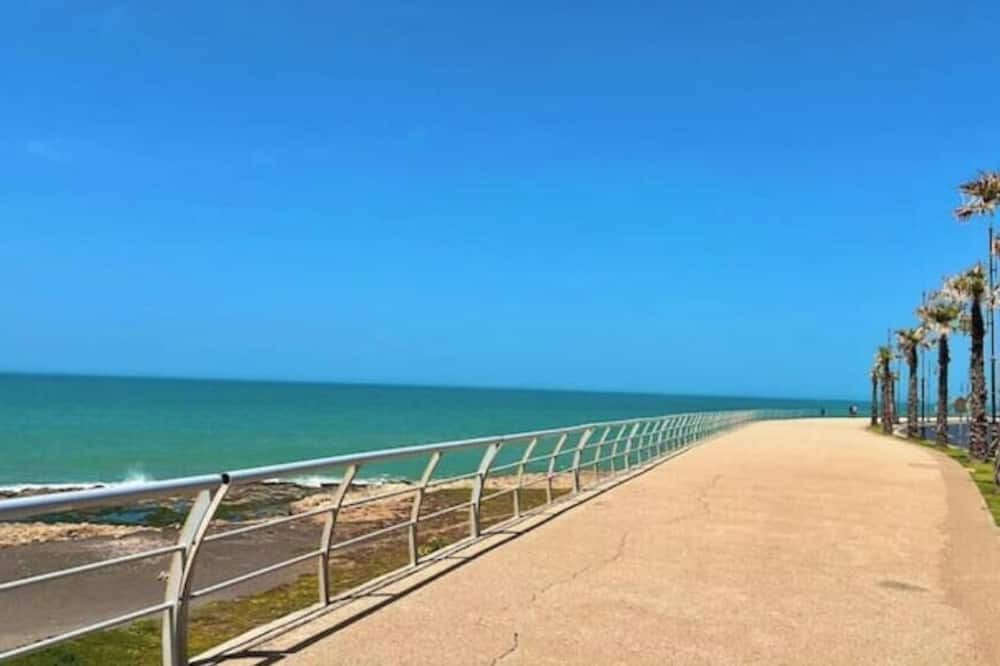 Quartier Des Orangers Apartment | Apartment in Rabat with Jacuzzi, Close to the Sea & La Corniche