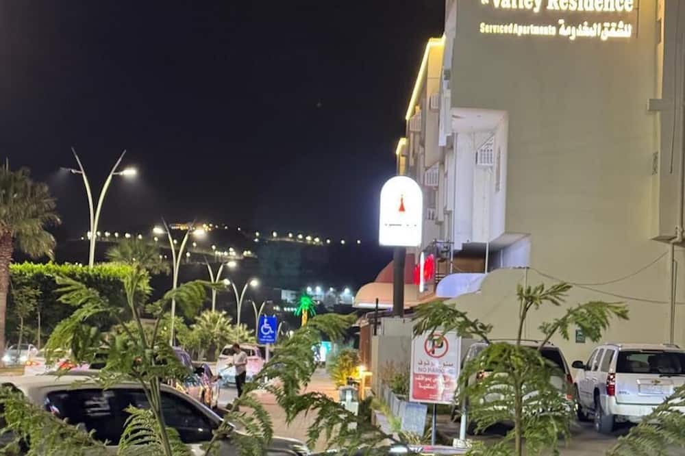 Al Baha Apartment | Cozy 1-bedroom apartment in amazing Al Bahah Province with AC