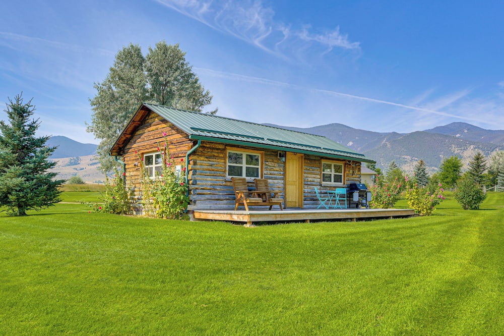 Alder Cabin | Montana Mountain Getaway: Deck & Amazing Views