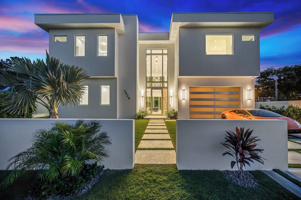 The Bluffs House | Luxury New Modern Beach Mansion in BEST Location!