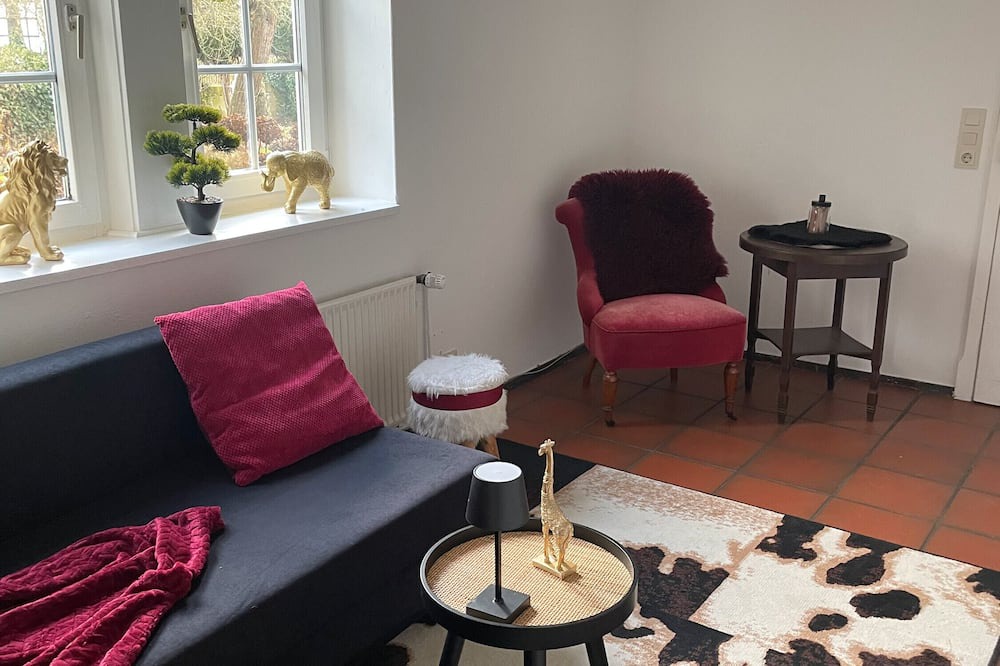Lubbecke Apartment | Apartment 'Muddi' with Shared Terrace, Private Garden and Wi-Fi
