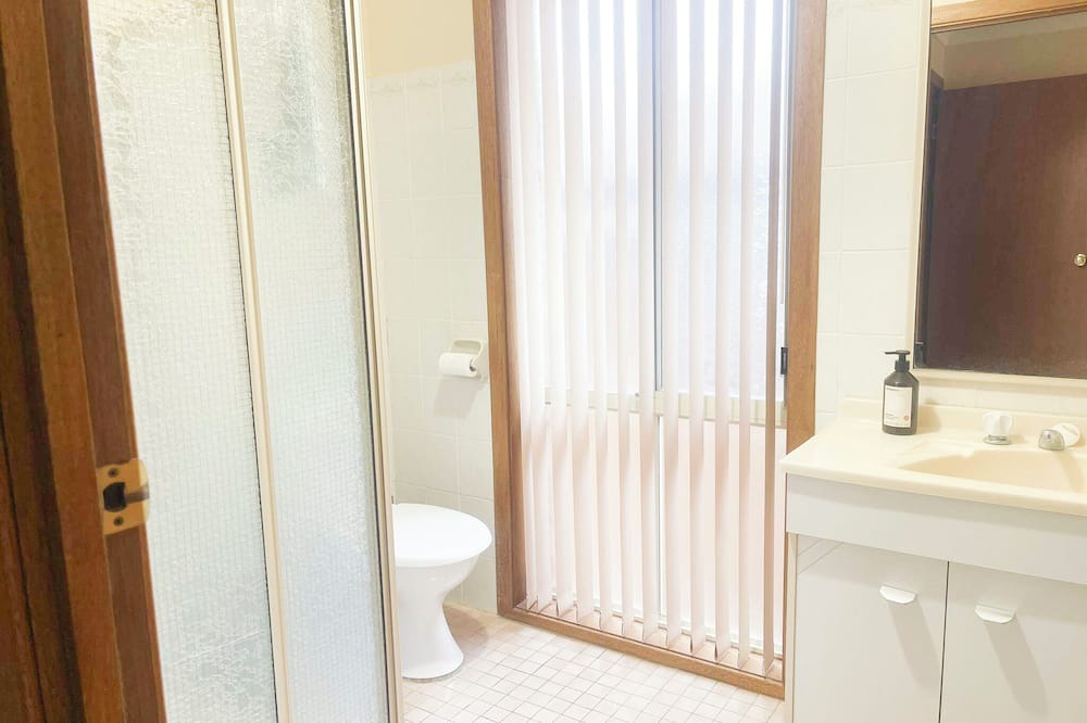 Bourkelands House | 1/1 Overdale Drive, Bourkelands