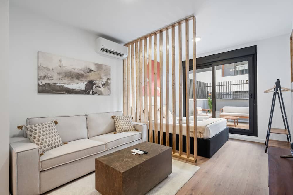 San Sebastian de los Reyes Apartment | Exclusivo apartamento con terraza privada, piscina, gimnasio y coworking en Madrid