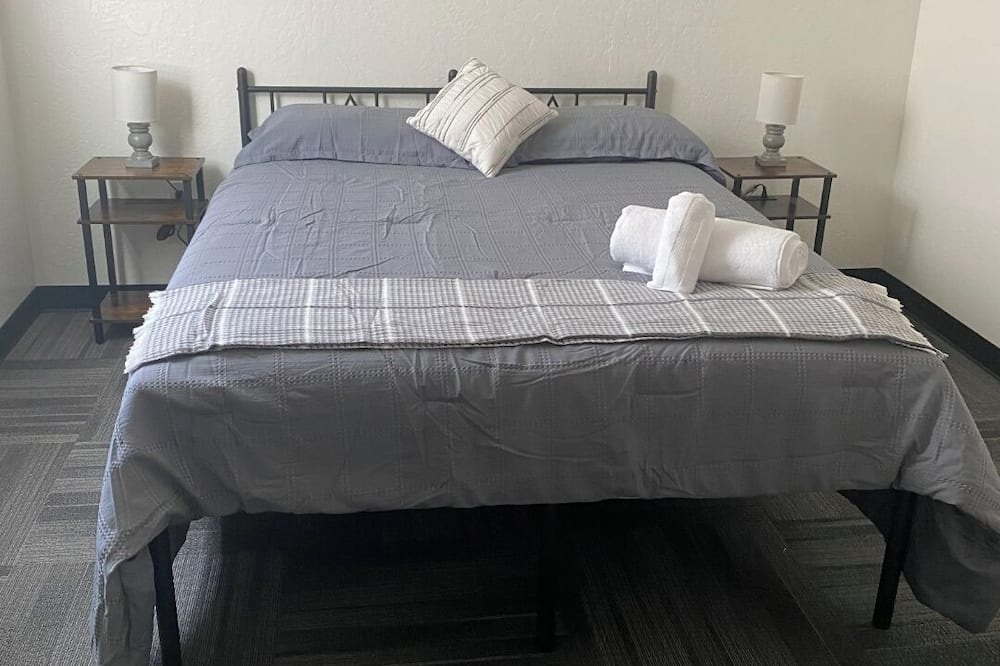 Green River Apartment | Looking for a quiet, cozy escape in the heart of historic Green River, WY? Our 1 bed/1 bath Airbnb offers the perfect blend of charm and comfort — just steps away from the scenic beauty and local history that make this town so special.
