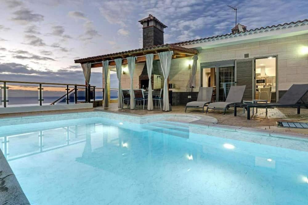 Sauzal House | Holiday Home 'Karat Horizonte' with Sea View, Wi-Fi and Air Conditioning