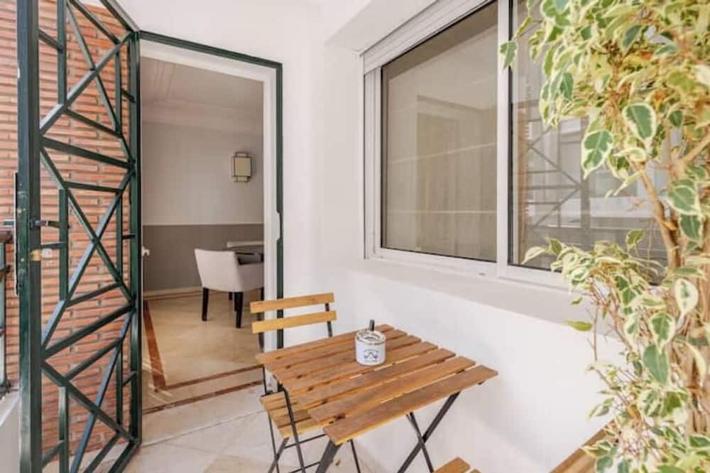 Baabda Apartment | Number Six Triangle d'Or by IB Signature